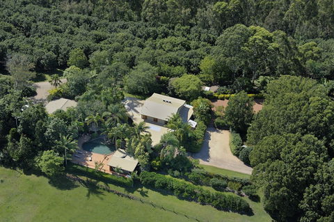 Summerhills Retreat Byron Bay - Melbourne Tourism 4