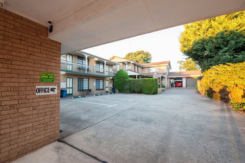 Jacaranda Place Motor Inn - Melbourne Tourism 1