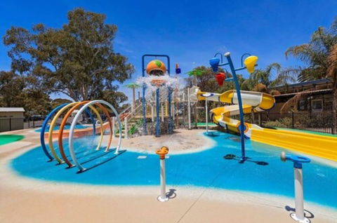 Discovery Parks â€“ Lake Bonney - Melbourne Tourism 0