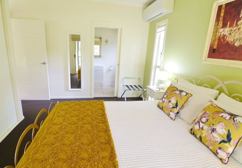 Apple Tree Cottage & Studio - Melbourne Tourism 1