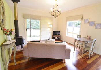 Apple Tree Cottage & Studio - Melbourne Tourism 6