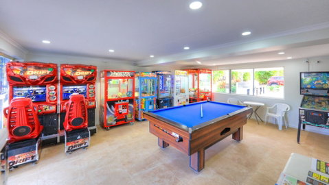 Alex Beach Cabins - Melbourne Tourism 3