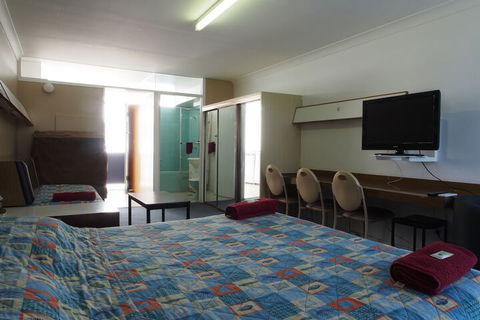 City Beach Motel - Melbourne Tourism 3