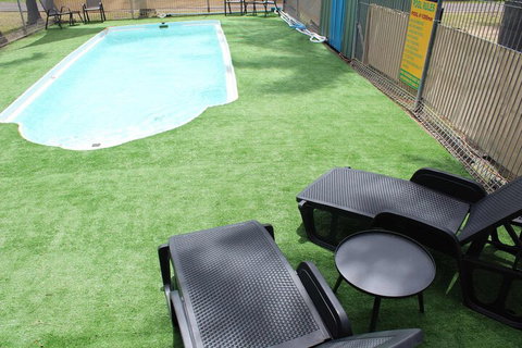 Shady Willows Holiday Park & YHA - Melbourne Tourism 3