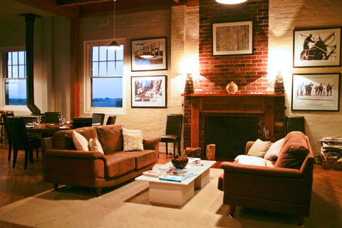 Cable Station Accommodation - Melbourne Tourism 3