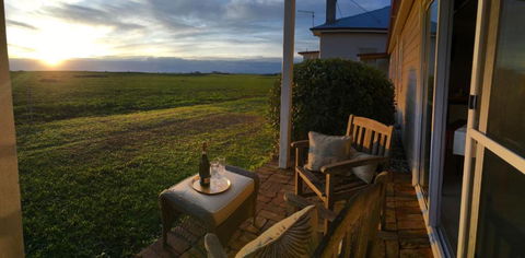 Cable Station Accommodation - Melbourne Tourism 4