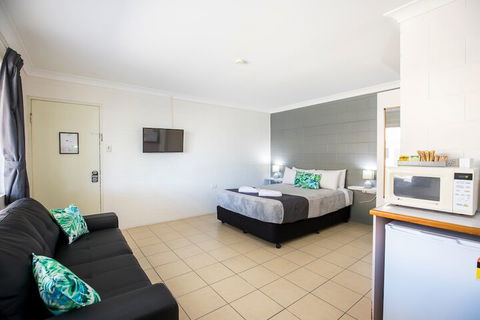 Banjo Paterson Motor Inn - Melbourne Tourism 3