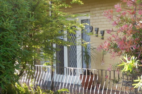 Flying Spur Motel - Melbourne Tourism 1