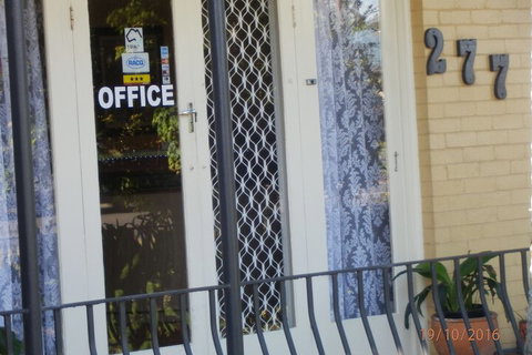 Flying Spur Motel - Melbourne Tourism 3