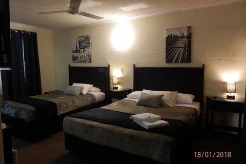 Flying Spur Motel - Melbourne Tourism 7