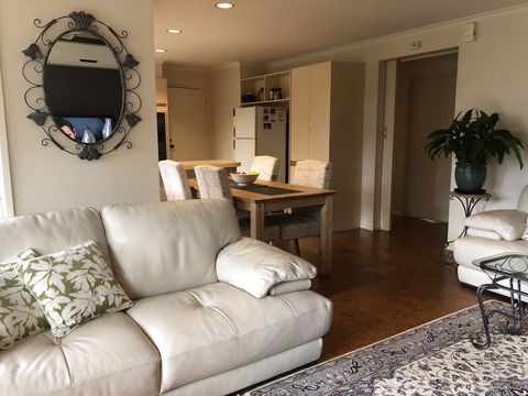 Countryside Connections Spa Cottage - Melbourne Tourism 1