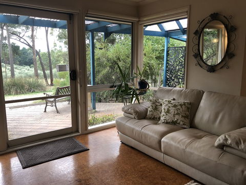 Countryside Connections Spa Cottage - Melbourne Tourism 6
