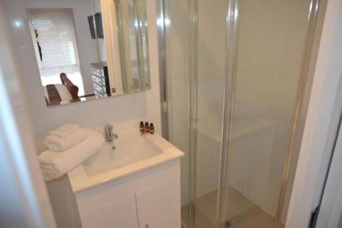 The Pommy Tree - Melbourne Tourism 6