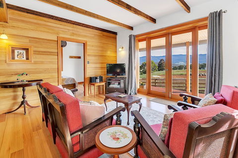 Blackwood Park Cottages - Melbourne Tourism 4