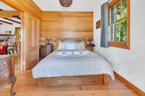 Blackwood Park Cottages - Melbourne Tourism 5