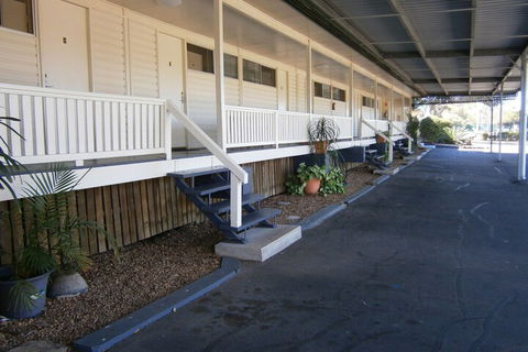 Kellys Motel Oakey - Melbourne Tourism 6