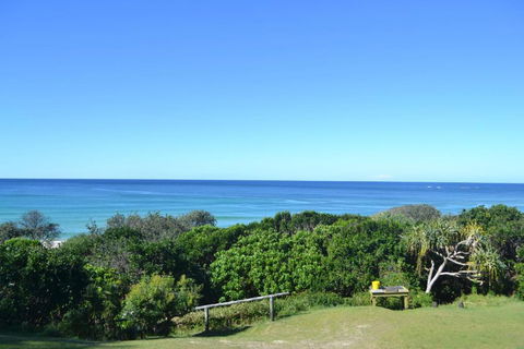 On The Beach At Hastings Point - Melbourne Tourism 3