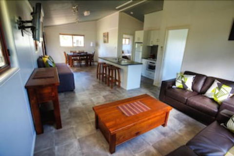 Killarney View Cabins & Caravan Park - Melbourne Tourism 0