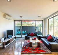 Orange Serviced Apartment - Melbourne Tourism