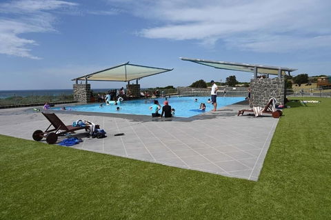 White Sands Estate - Melbourne Tourism 1