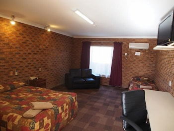 Cobar Town And Country Motor Inn - Melbourne Tourism 5