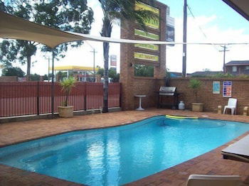 Cobar Town And Country Motor Inn - Melbourne Tourism 1