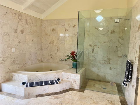 Four Winds Villas - Melbourne Tourism 5