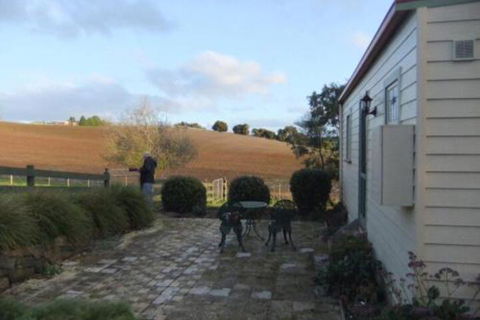 Valleyfield Cottage - Melbourne Tourism 0