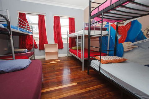Manly Harbour Backpackers - Melbourne Tourism 4