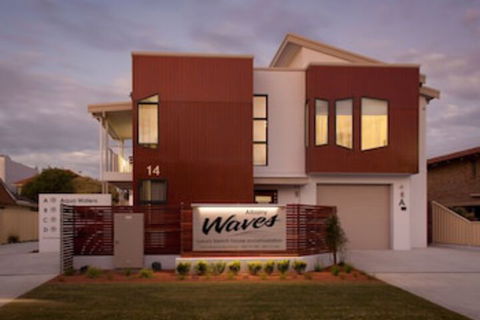 Albany Waves - Melbourne Tourism 0