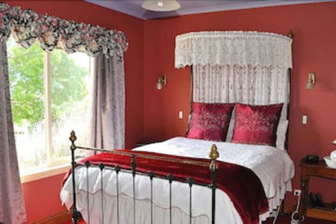Killynaught Spa Cottages - Melbourne Tourism 7