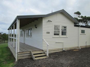 12 Apostles Cottages - Melbourne Tourism 3