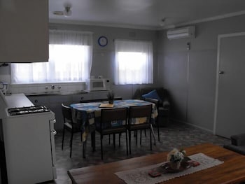 Anchorage Holiday Units - Melbourne Tourism 1