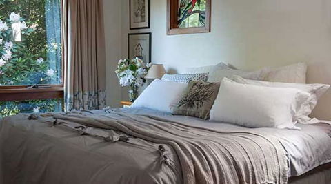 Woolrich Historic Garden Cottage - Melbourne Tourism 2