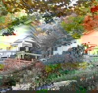 Woolrich Historic Garden Cottage - Melbourne Tourism