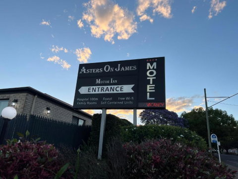 Asters On James Motor Inn - Melbourne Tourism 2