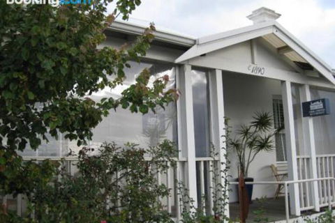 Three Chimneys Bed & Breakfast Boutique Guest House - Melbourne Tourism 0
