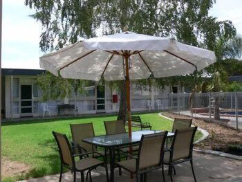 Warrina Motor Inn - Melbourne Tourism 1