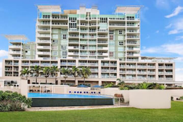 Pelican Waters QLD Melbourne Tourism