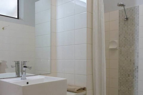 Airlie House Motor Inn - Melbourne Tourism 7