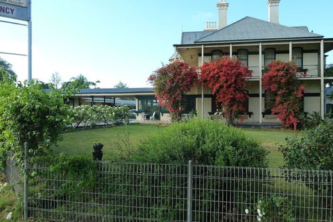 Airlie House Motor Inn - Melbourne Tourism 2