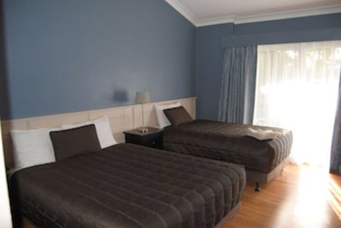 Airlie House Motor Inn - Melbourne Tourism 0