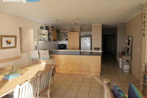 Cylinder Cove 1 - Melbourne Tourism 2