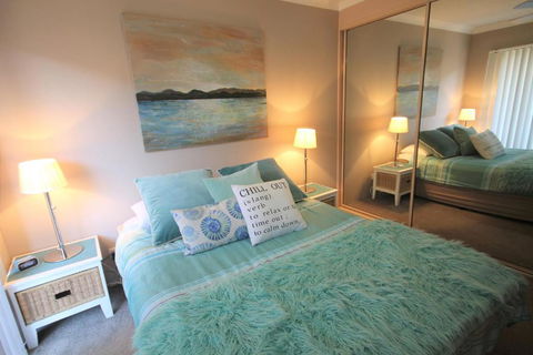 CHILL OUT LAKESIDE At FORSTER - Melbourne Tourism 4