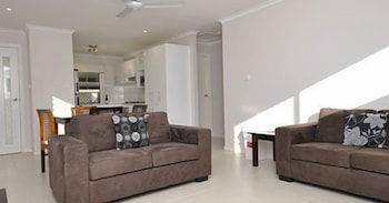 Capricorn Villas - Melbourne Tourism 2