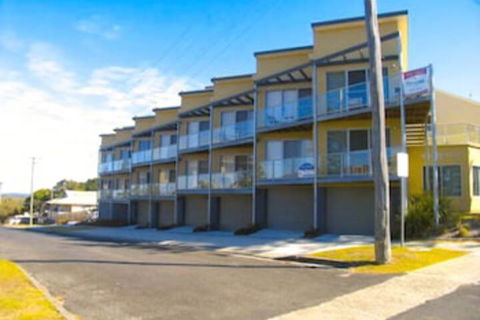 Seaspray Apartments - Melbourne Tourism 0