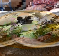 Lower Plenty Fish Shop - Melbourne Tourism