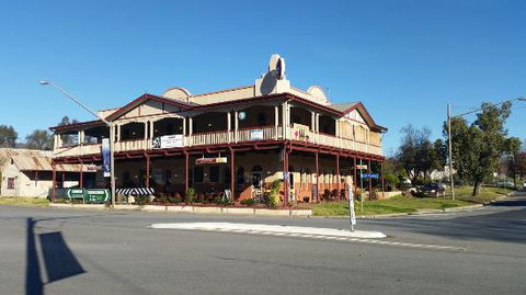 The Royal Hotel - Melbourne Tourism 0