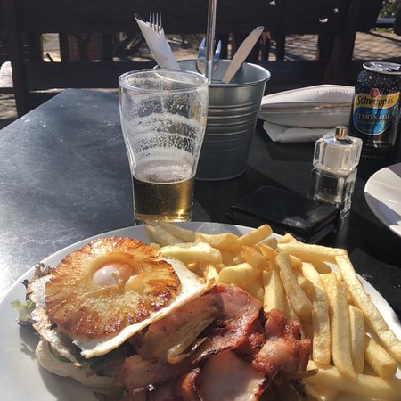 The Tarana Hotel - Melbourne Tourism 0