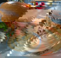 Newnham Hotel Restaurant - Melbourne Tourism